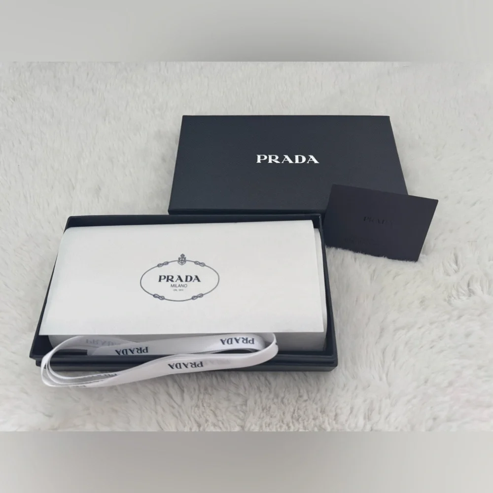 Authentic Prada Large Wallet - Saffiano Leather - Picture 10 of 11